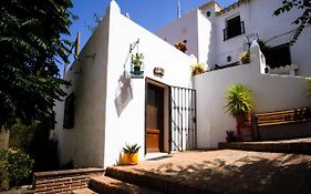 The Studio, A Colourful, Small And Unique One Bedroom Studio In Comares